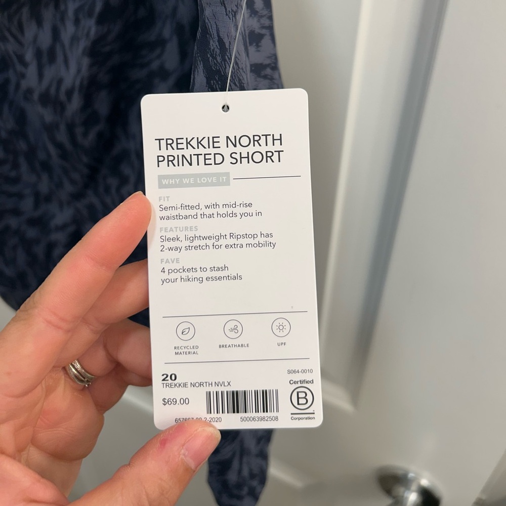 Athleta Trekkie North Shorts NWT Sz 20 - Picture 2 of 6